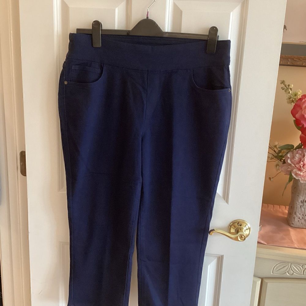 NWOT. Denim & Company Brand  Size 18W Navy Denim Leggings